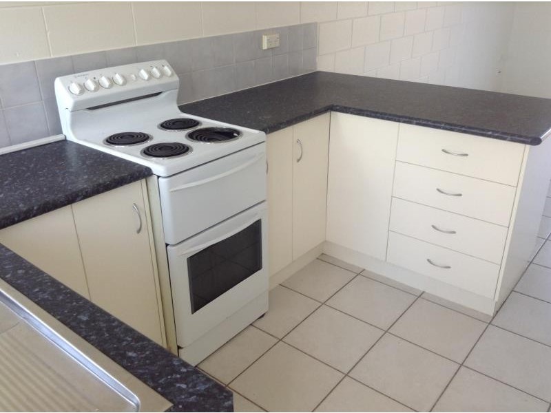 6/74 Swallow Street, Mooroobool QLD 4870