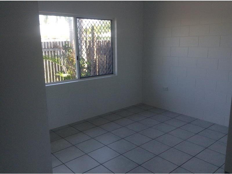 6/74 Swallow Street, Mooroobool QLD 4870