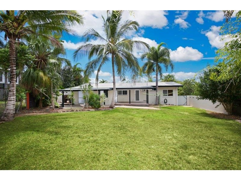 7 County Close, Smithfield QLD 4878