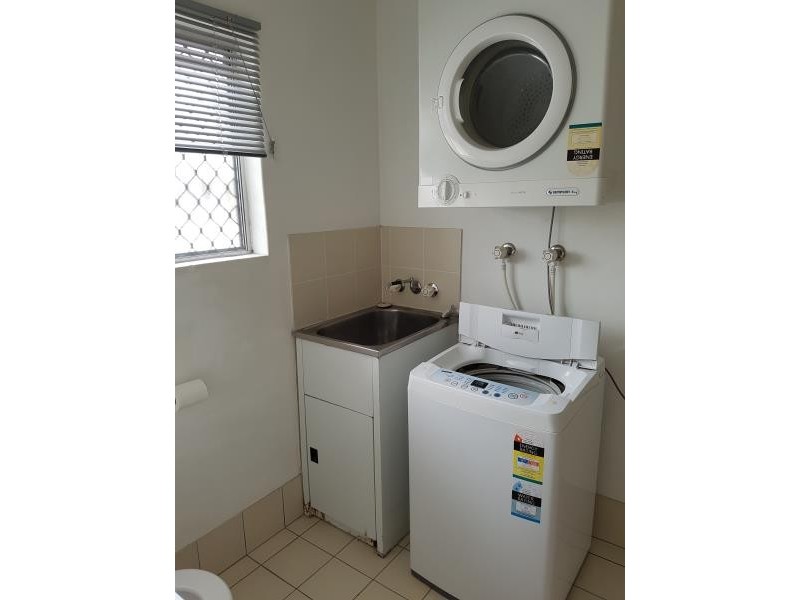 8/71 Pease Street, Manunda QLD 4870