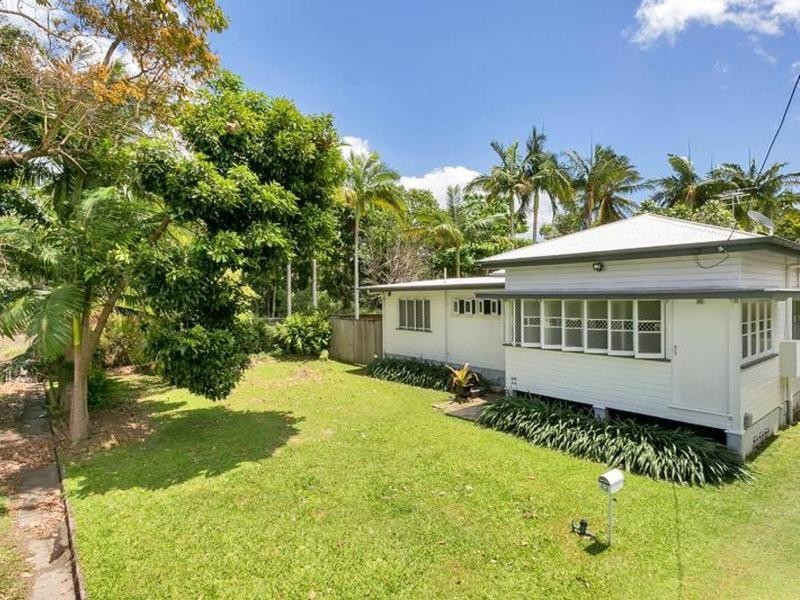 1/42 Lily Street, Cairns North QLD 4870