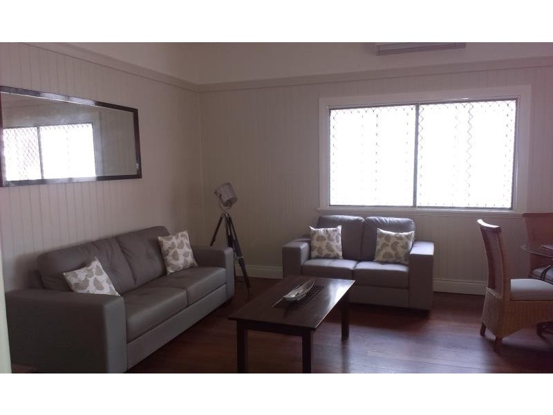 1/42 Lily Street, Cairns North QLD 4870