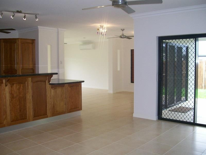 43 Elphinstone Street, Kanimbla QLD 4870