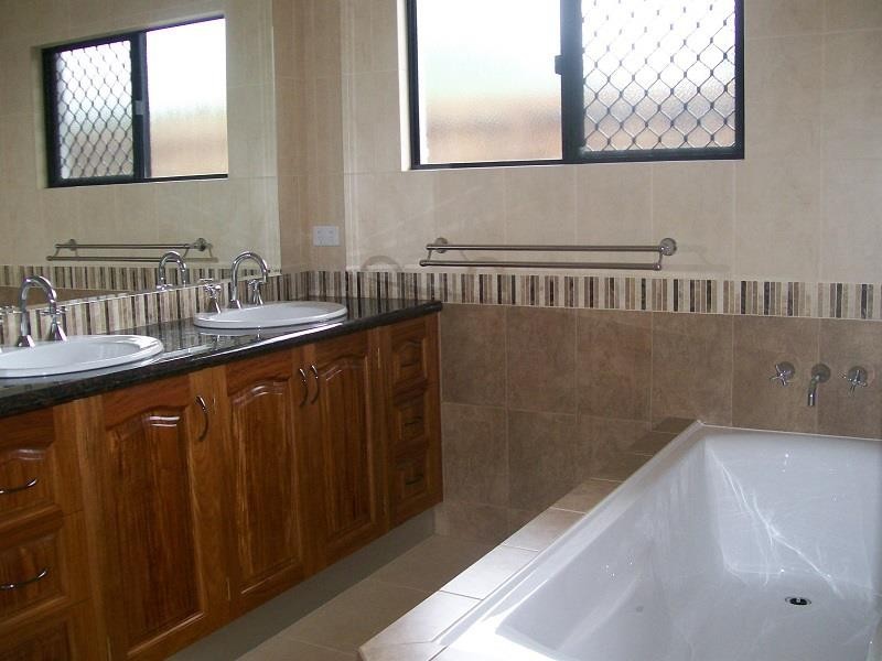 43 Elphinstone Street, Kanimbla QLD 4870