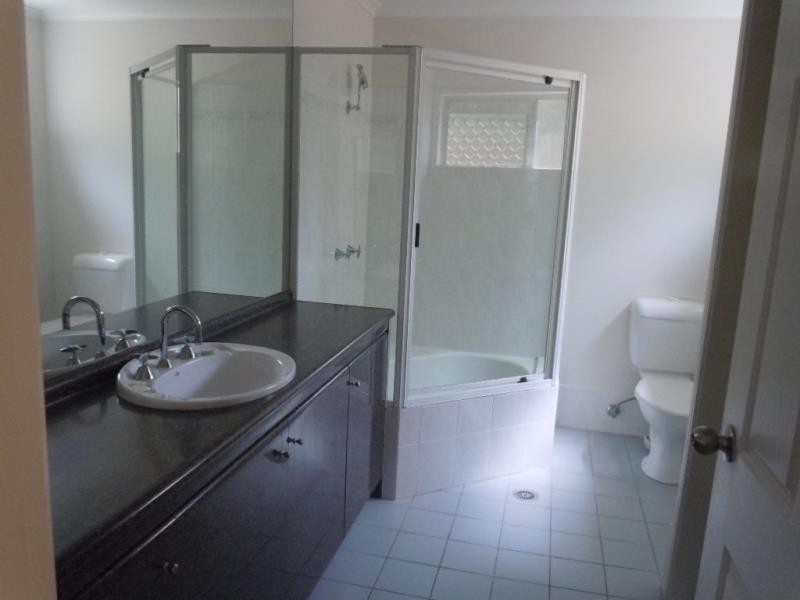 1/2 Springfield Crescent, Manoora QLD 4870