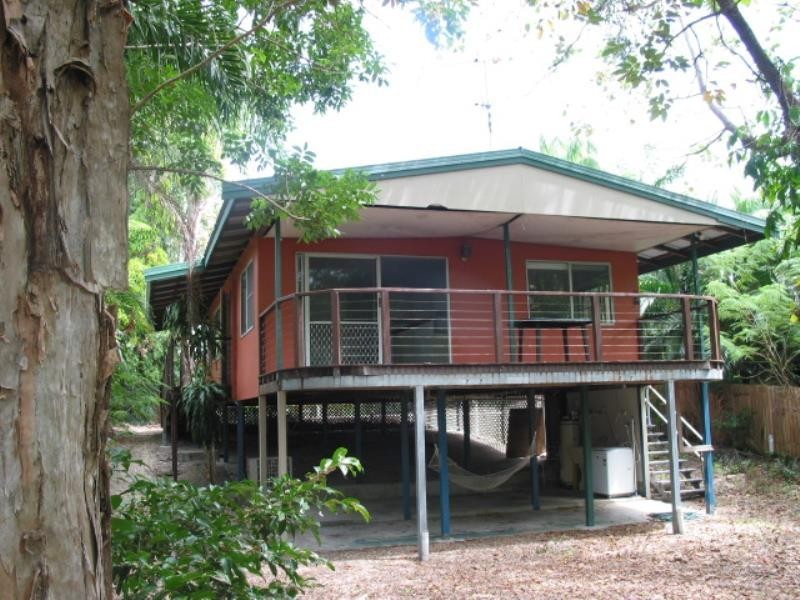 22 Poinsettia Street, Holloways Beach QLD 4878