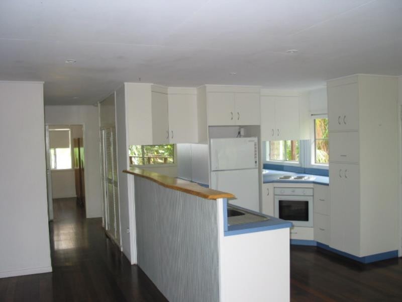 22 Poinsettia Street, Holloways Beach QLD 4878
