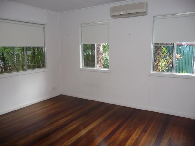 22 Poinsettia Street, Holloways Beach QLD 4878