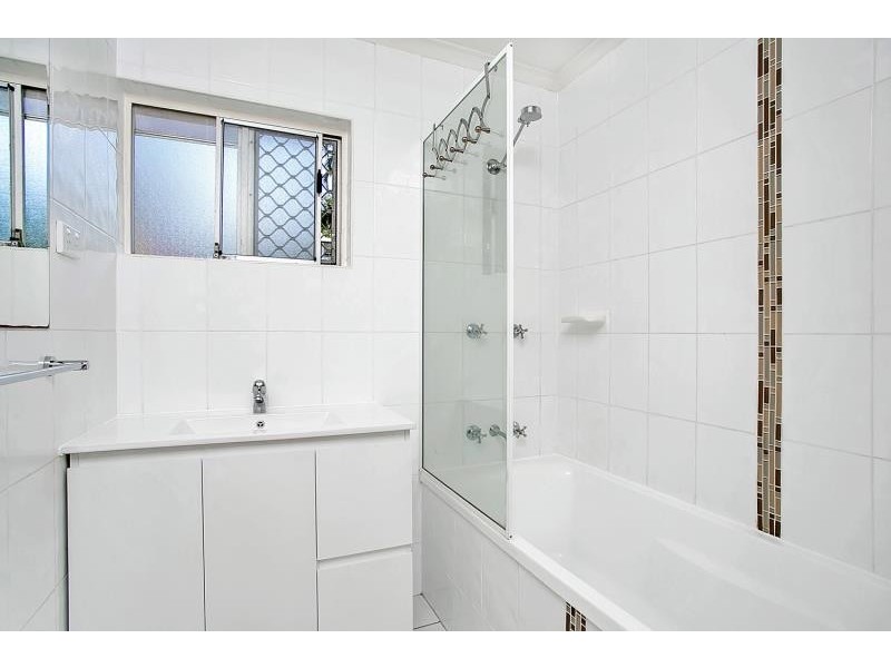 30 Beatrice Street, Mooroobool QLD 4870