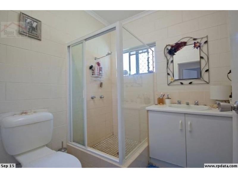 2/14 Nesbit street, Whitfield QLD 4870