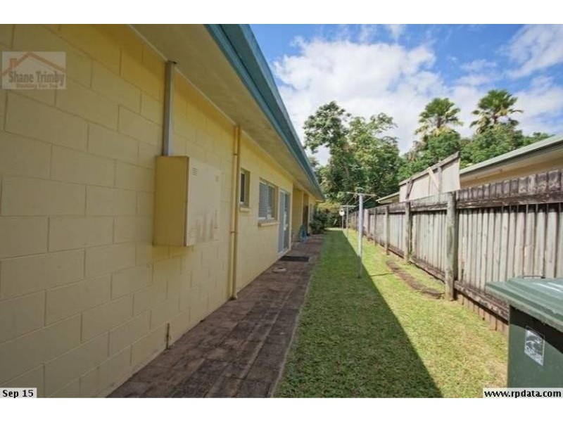 2/14 Nesbit street, Whitfield QLD 4870