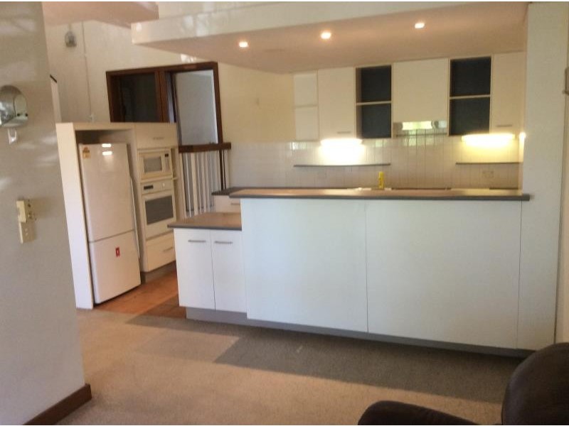 10/297 Lake Street, Cairns North QLD 4870