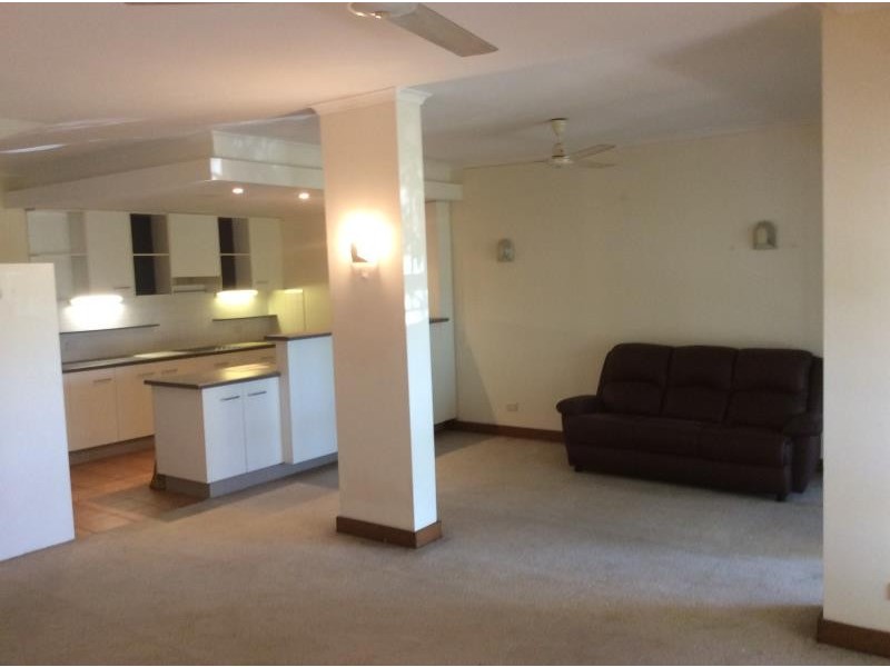 10/297 Lake Street, Cairns North QLD 4870