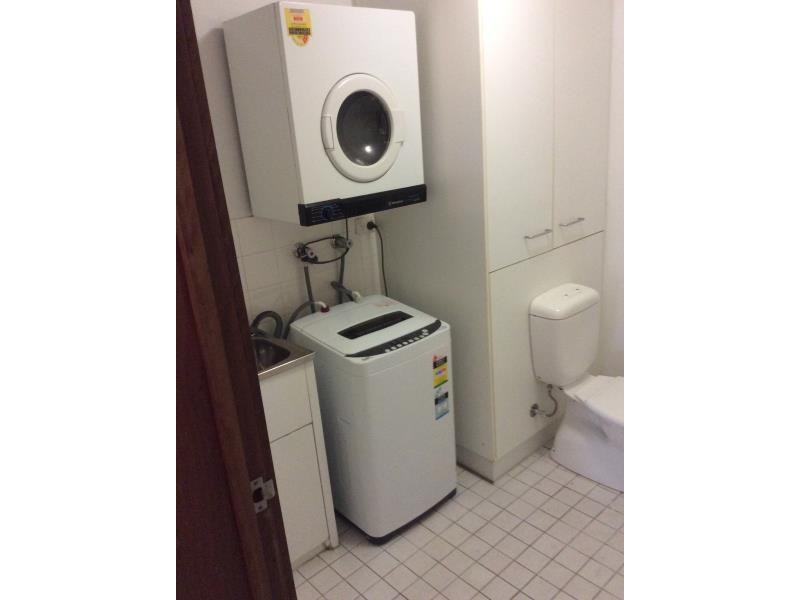 10/297 Lake Street, Cairns North QLD 4870