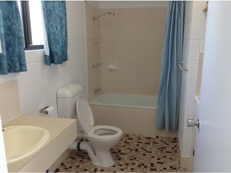 22/215 McLeod Street, Cairns North QLD 4870