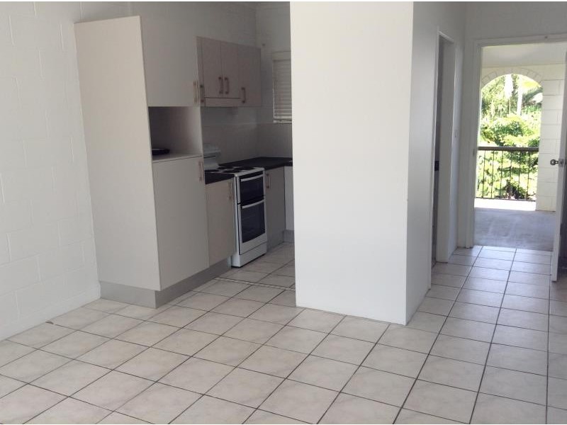 22/215 McLeod Street, Cairns North QLD 4870