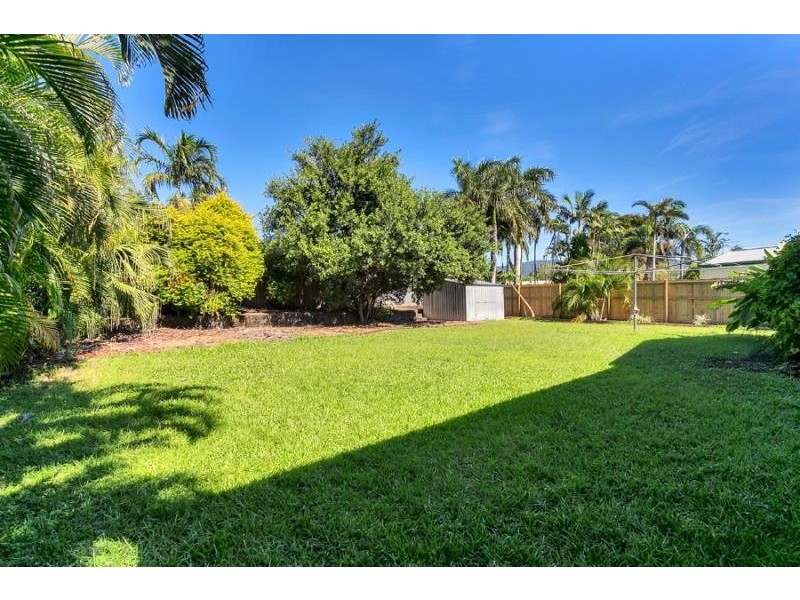 11 Limpet Close, Trinity Beach QLD 4879