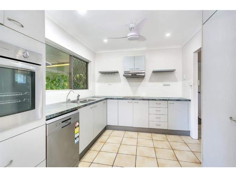 11 Limpet Close, Trinity Beach QLD 4879