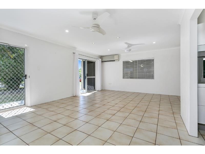 11 Limpet Close, Trinity Beach QLD 4879