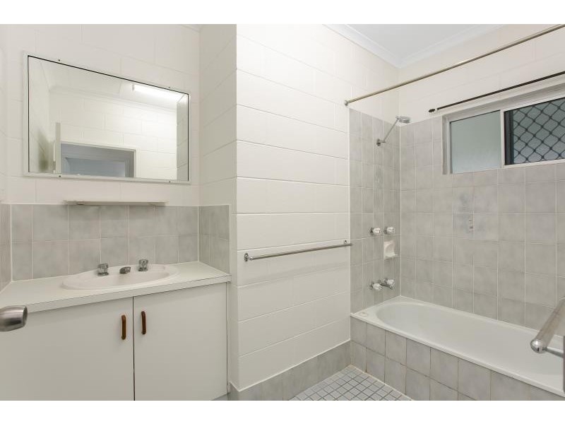 17 Idaho Close WHITE ROCK, White Rock QLD 4868
