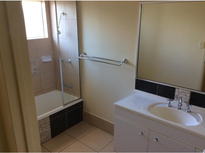 1 Picnic Street, White Rock QLD 4868