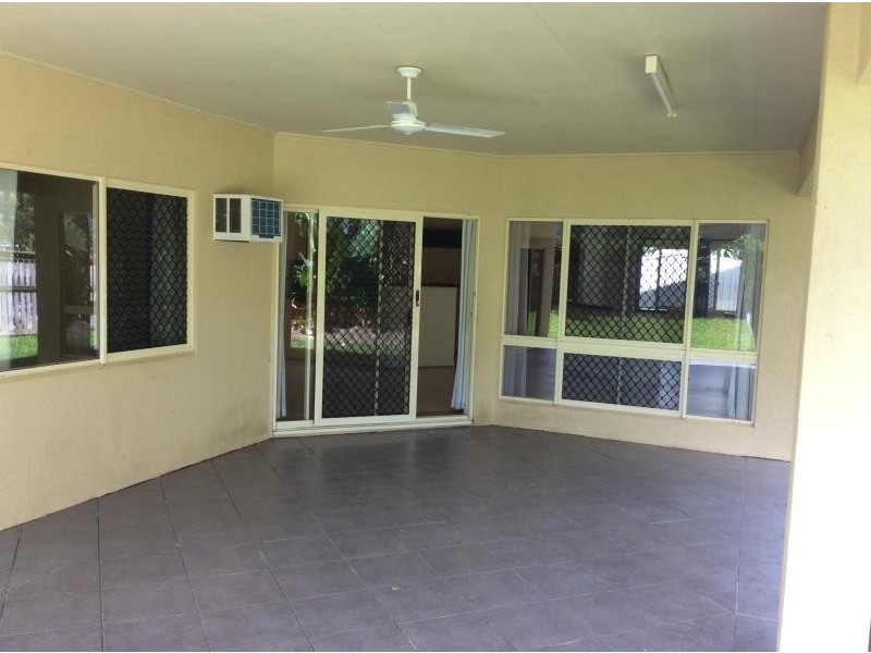 1 Picnic Street, White Rock QLD 4868