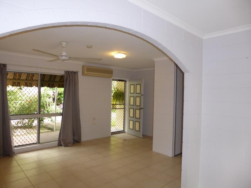 2/93 Jensen Street, Whitfield QLD 4870