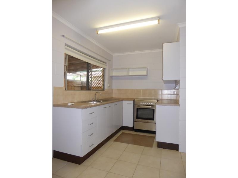 2/93 Jensen Street, Whitfield QLD 4870