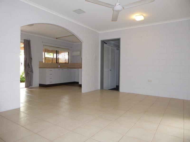 2/93 Jensen Street, Whitfield QLD 4870