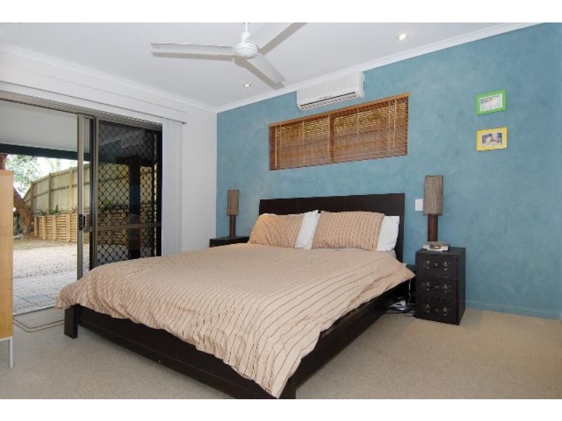 35 Minerva Avenue, Mooroobool QLD 4870