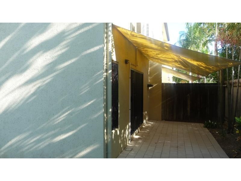 12/24 Old Smithfield Road, Freshwater QLD 4870