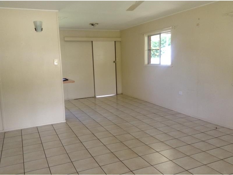 28 York Street, Whitfield QLD 4870