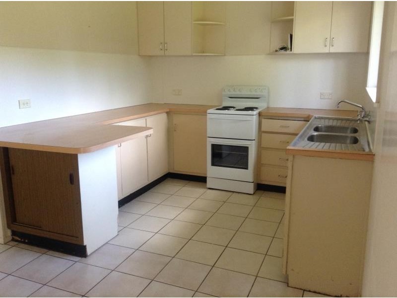 28 York Street, Whitfield QLD 4870