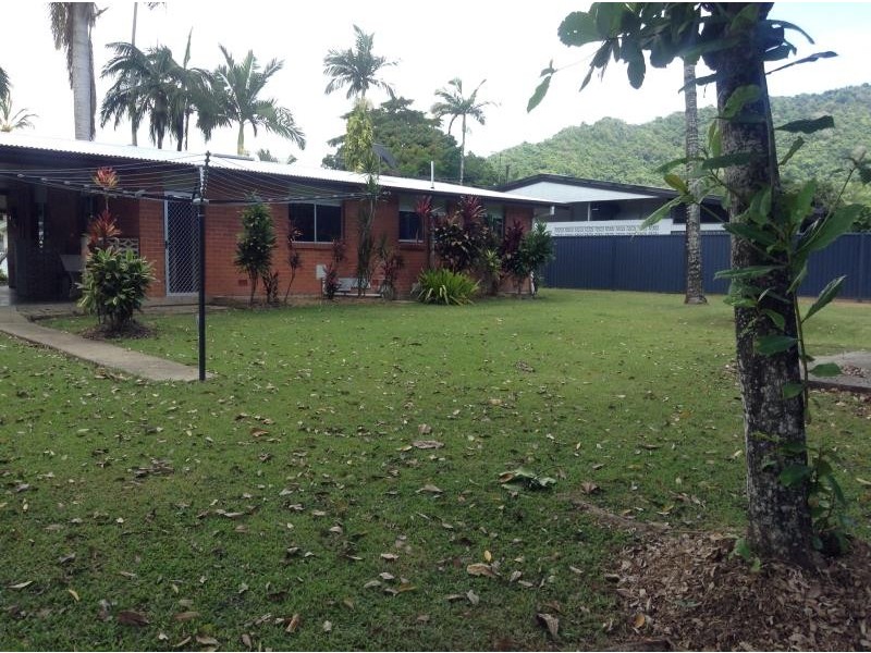 28 York Street, Whitfield QLD 4870