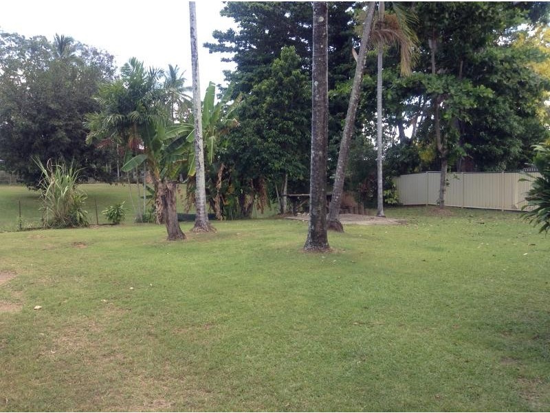28 York Street, Whitfield QLD 4870