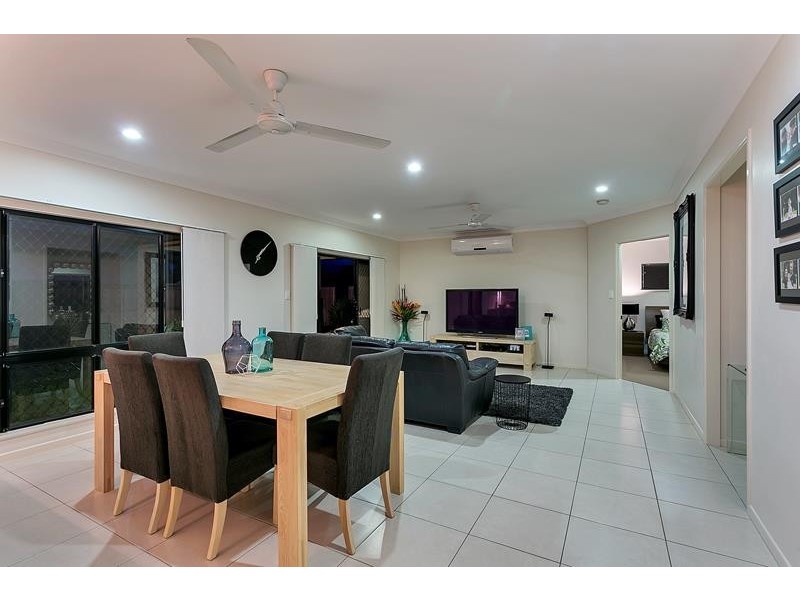 24 Quartzborough Promenade, Trinity Park QLD 4879