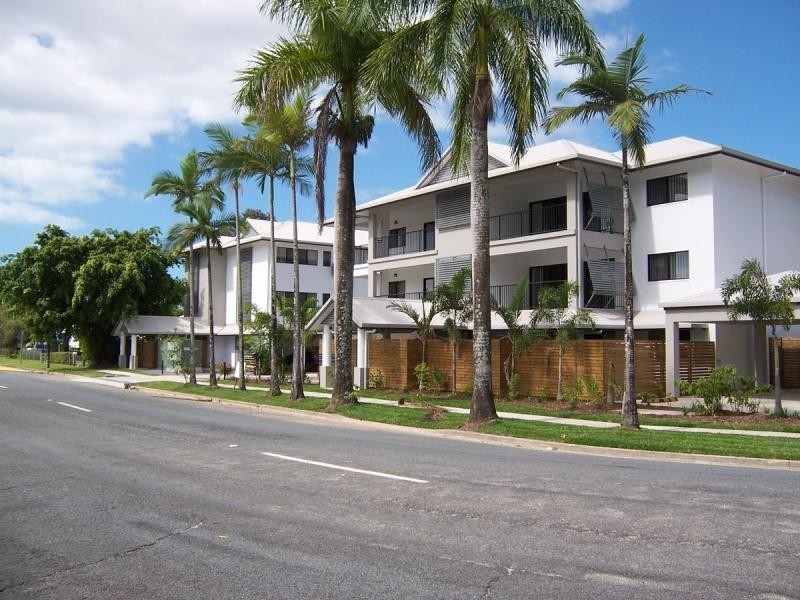 4/4-6 Olive Street, Manoora QLD 4870