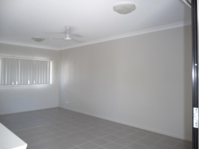 4/4-6 Olive Street, Manoora QLD 4870