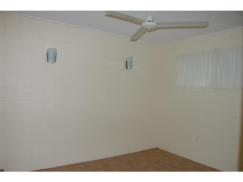 1/4 Kurruk Close, White Rock QLD 4868