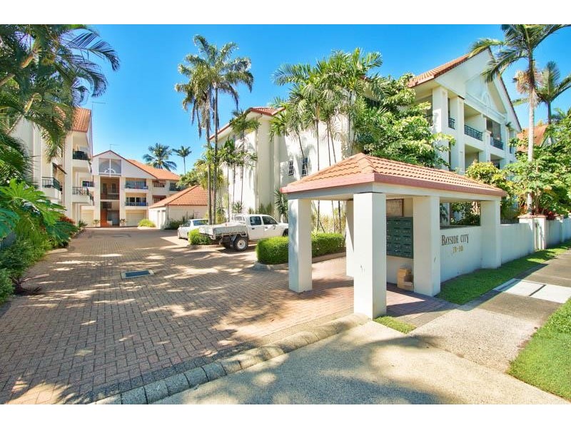 7/327 Lake Street, Cairns North QLD 4870