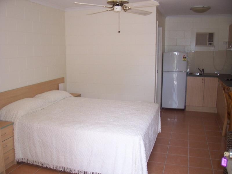 240/1-2 Anderson Road, Woree QLD 4868