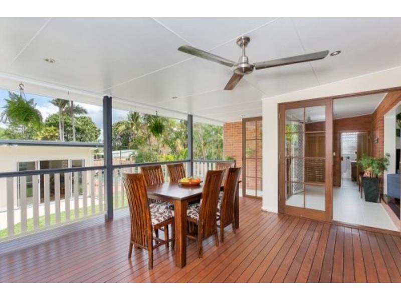 9 Mona Street, Whitfield QLD 4870