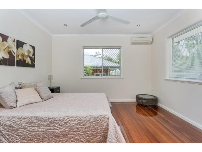 9 Mona Street, Whitfield QLD 4870