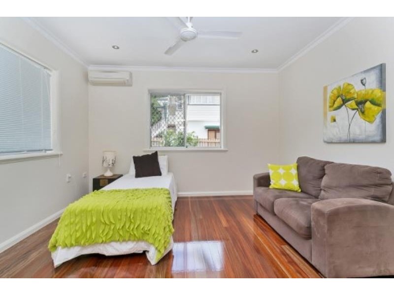 9 Mona Street, Whitfield QLD 4870