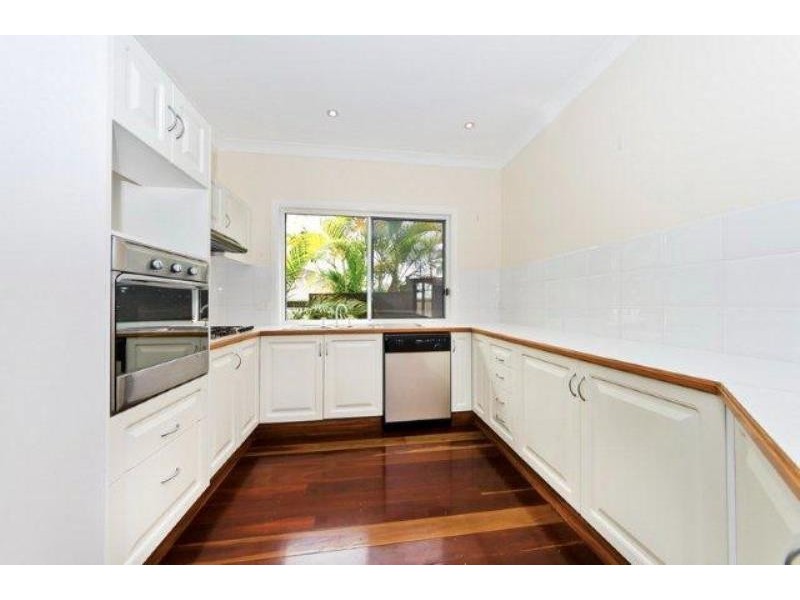 5 Southerden Drive, Mooroobool QLD 4870