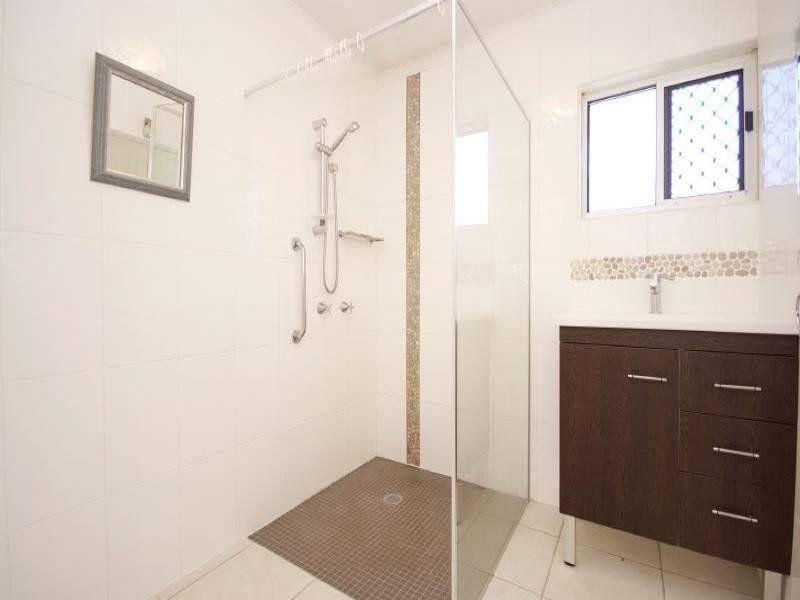 177 Greenslopes Street, Edge Hill QLD 4870