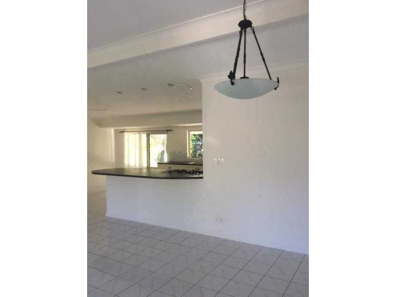 19 Hadrian Avenue, Mooroobool QLD 4870