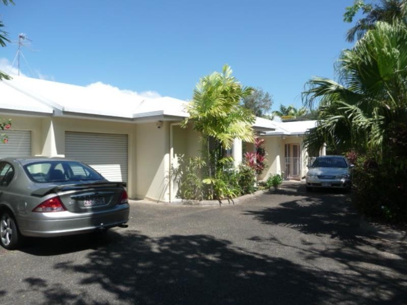 4/12 Ingham Court, Mooroobool QLD 4870