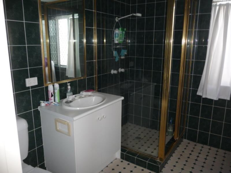 4/12 Ingham Court, Mooroobool QLD 4870