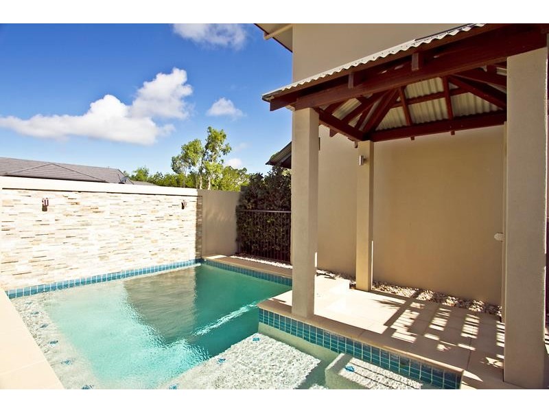 2/110 Harbour Drive, Trinity Park QLD 4879